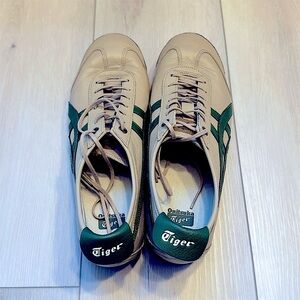 Onitsuka Tiger suede shoes size 8.5 - like new worn once